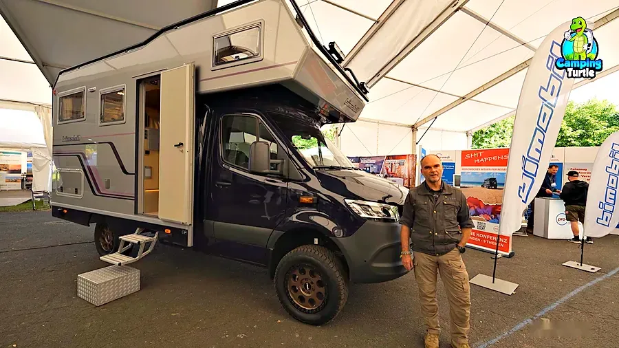 bimobil LB 365 Alkovenmobil auf Mercedes Sprinter, davor Geschäftsführer Stefan Christner