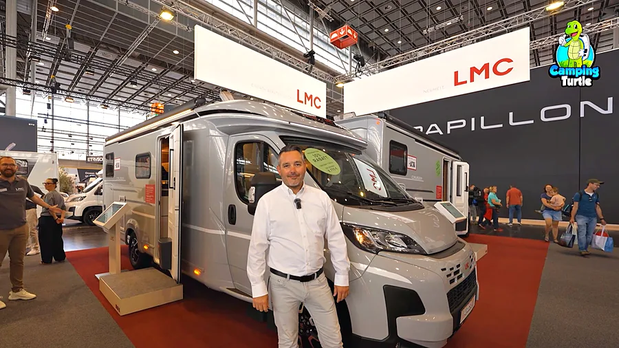 Dominik Osthues vor dem LMC Cruiser 740 EL